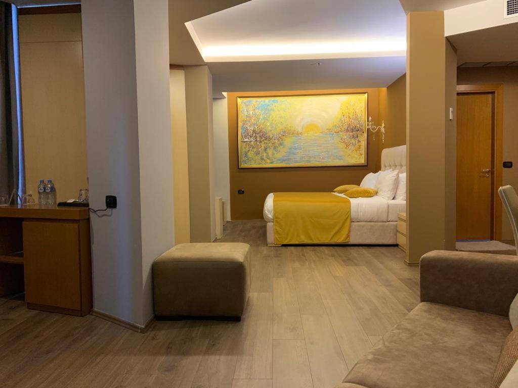 Albanopolis Hotel Tiranë Ngoại thất bức ảnh