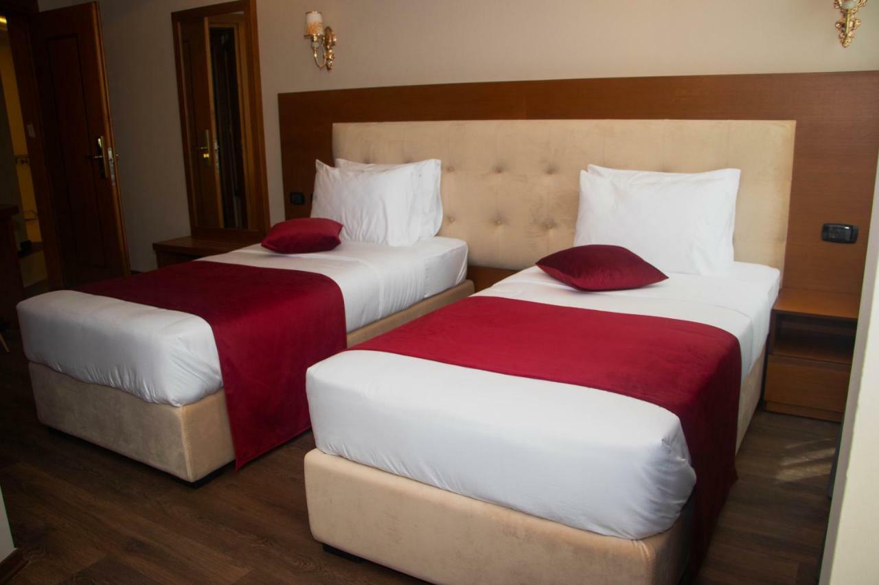 Albanopolis Hotel Tiranë Ngoại thất bức ảnh